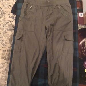 FINAL SALE Lucy athletic cargo capris